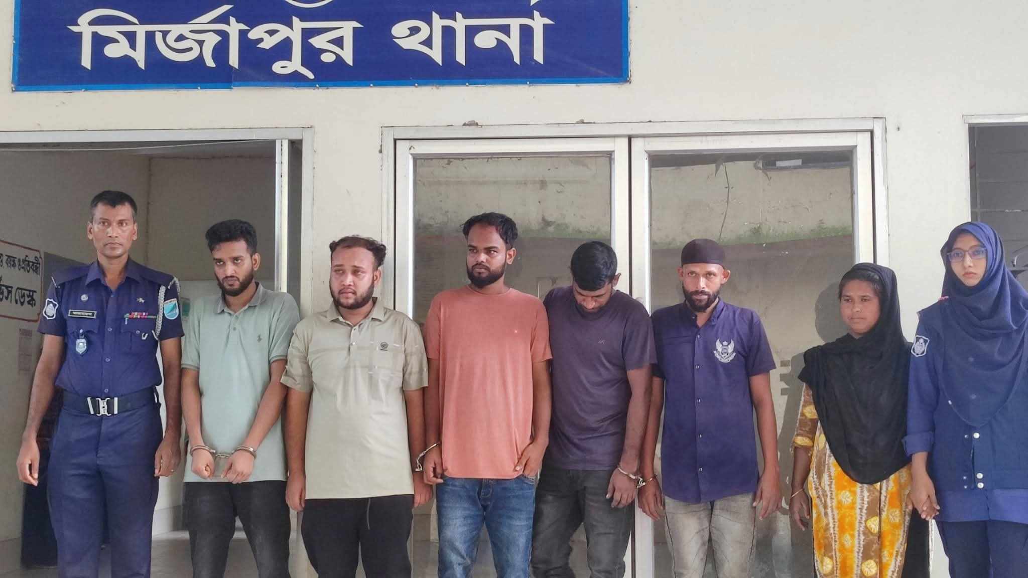 মির্জাপুরে নিজের স্বামীকে অপহরণ করে মুক্তিপণ দাবি, স্ত্রী সহ গ্রেপ্তার ৬