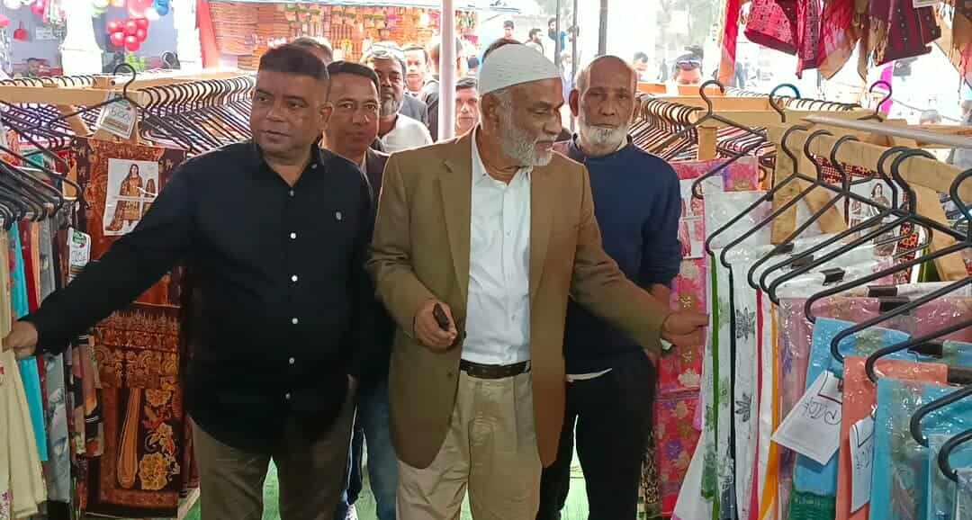 নওগাঁয় শুরু হলো ১-মাস ব্যাপী শীত বস্ত্র ও শিল্প পণ্য মেলা
