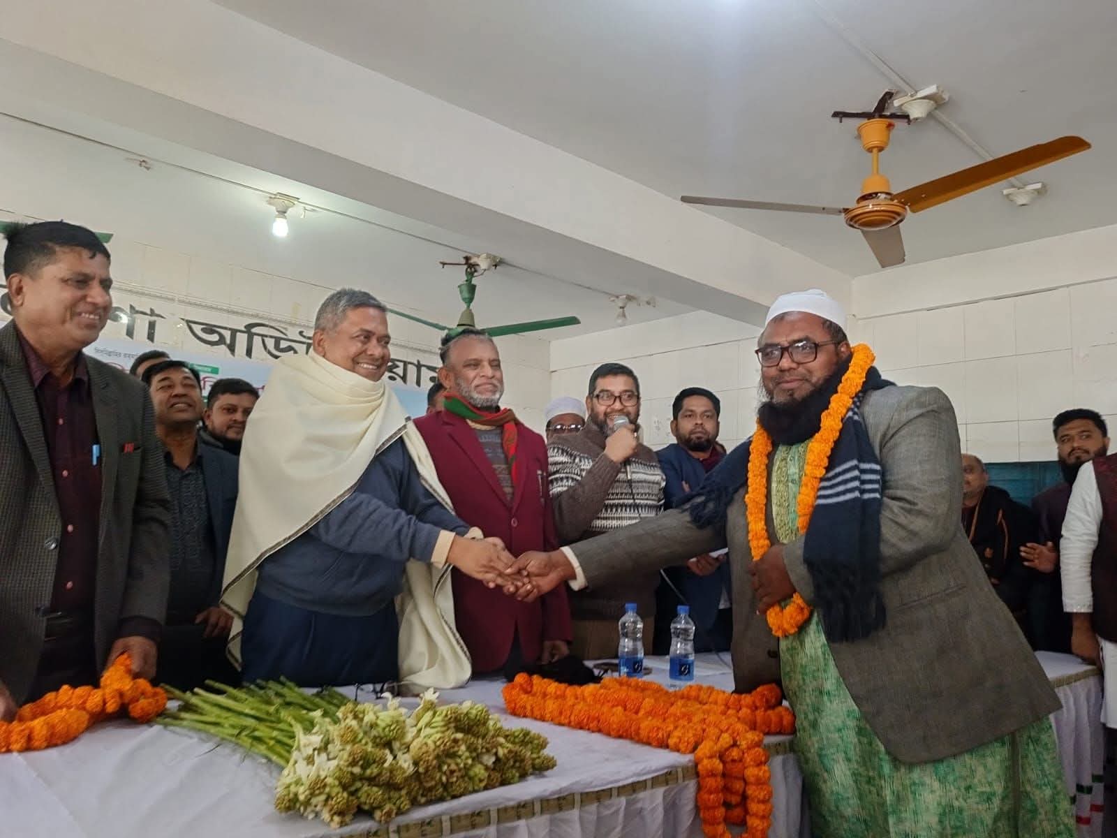 গাজীপুরে এনসিপি ও চরমোনাইয়ের শতাধিক নেতা-কর্মীর বিএনপিতে যোগদান