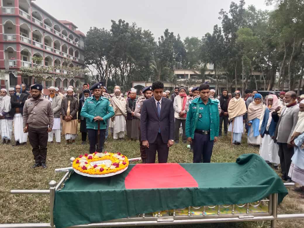রাষ্ট্রীয় মর্যাদায় বীর মুক্তিযোদ্ধা বকুল মিয়ার মরদেহ দাফন সম্পন্ন